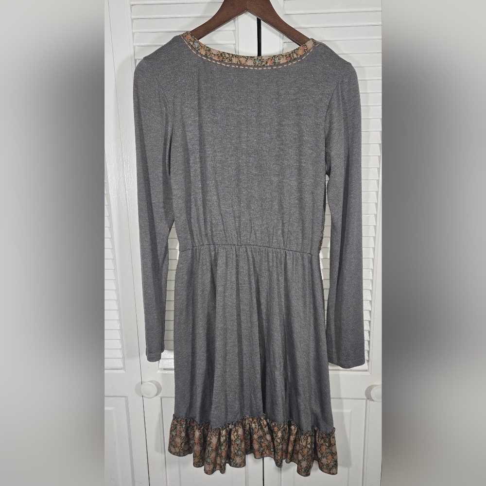 Anthropologie Nick & Mo Long Sleeve Gray Floral Patterned Ruffle Dress Sz M - Picture 4 of 4